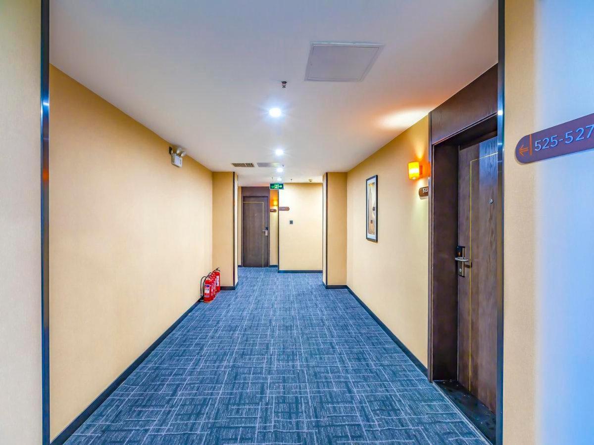 Hotel 7 Days Premium Tiananmen Branch 2*